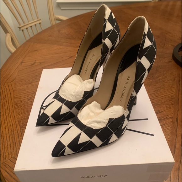 Shoes - Paul Andrews black & white Italian size 37pump
